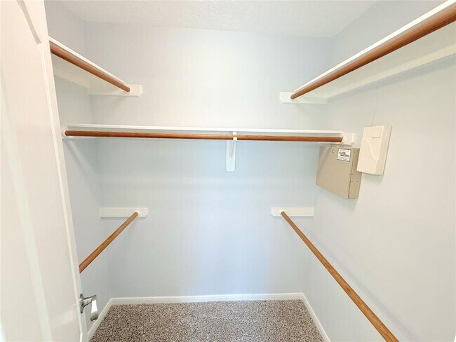 Building Photo - 4231 Lake Terrace Ct