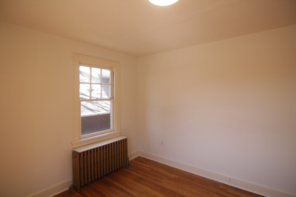 Building Photo - 8001 Saint Lawrence Ave