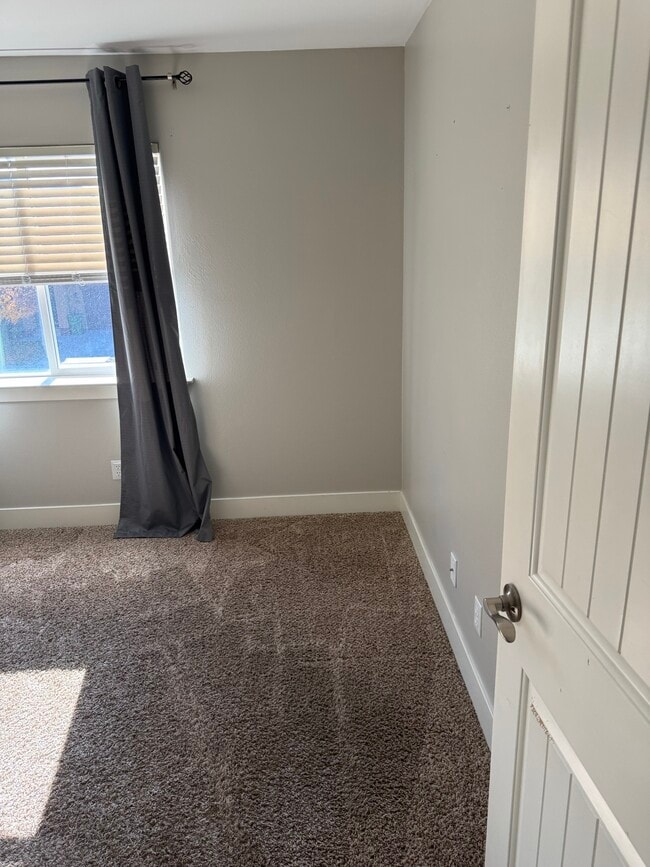 Building Photo - 5261 Schreiner Dr