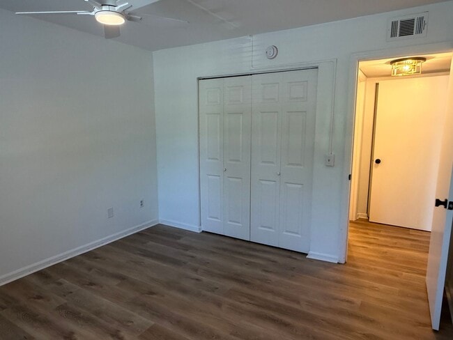 Building Photo - Updated First Floor Forest Cove Condo- Bike to the Beach!