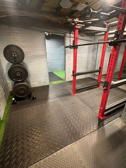 Building Photo - 27 Taber Ave