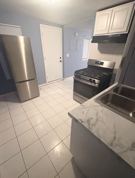 Building Photo - 2622 W Luther St