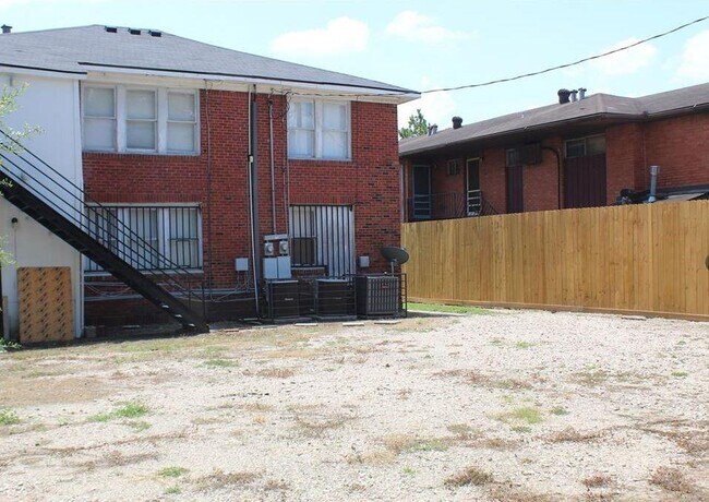 Building Photo - 5106 Jackson St