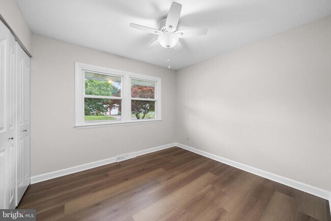 Building Photo - 3335 S Rockfield Dr
