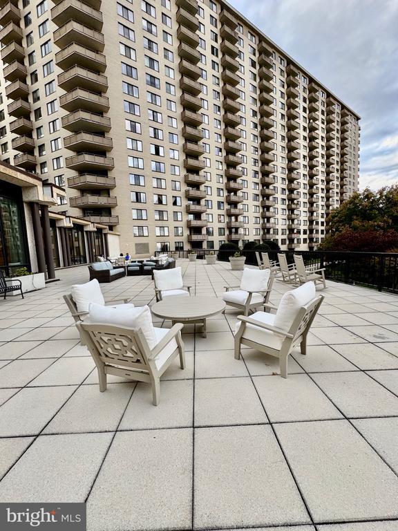 Building Photo - 5225 Pooks Hill Rd