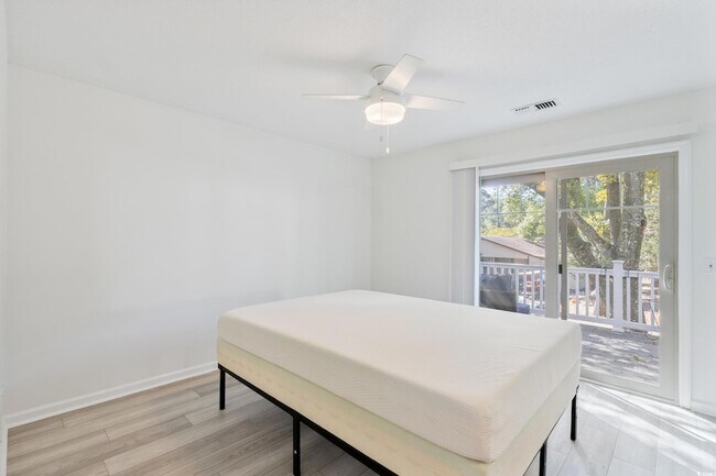 Building Photo - 2112 Brunswick Cir