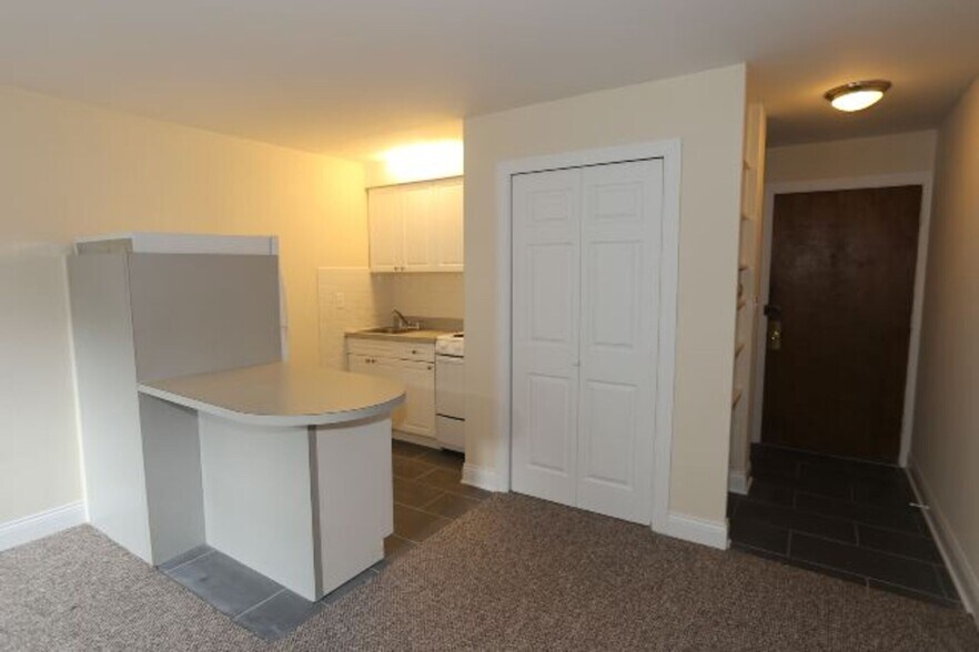 Building Photo - 2010 N Orleans St