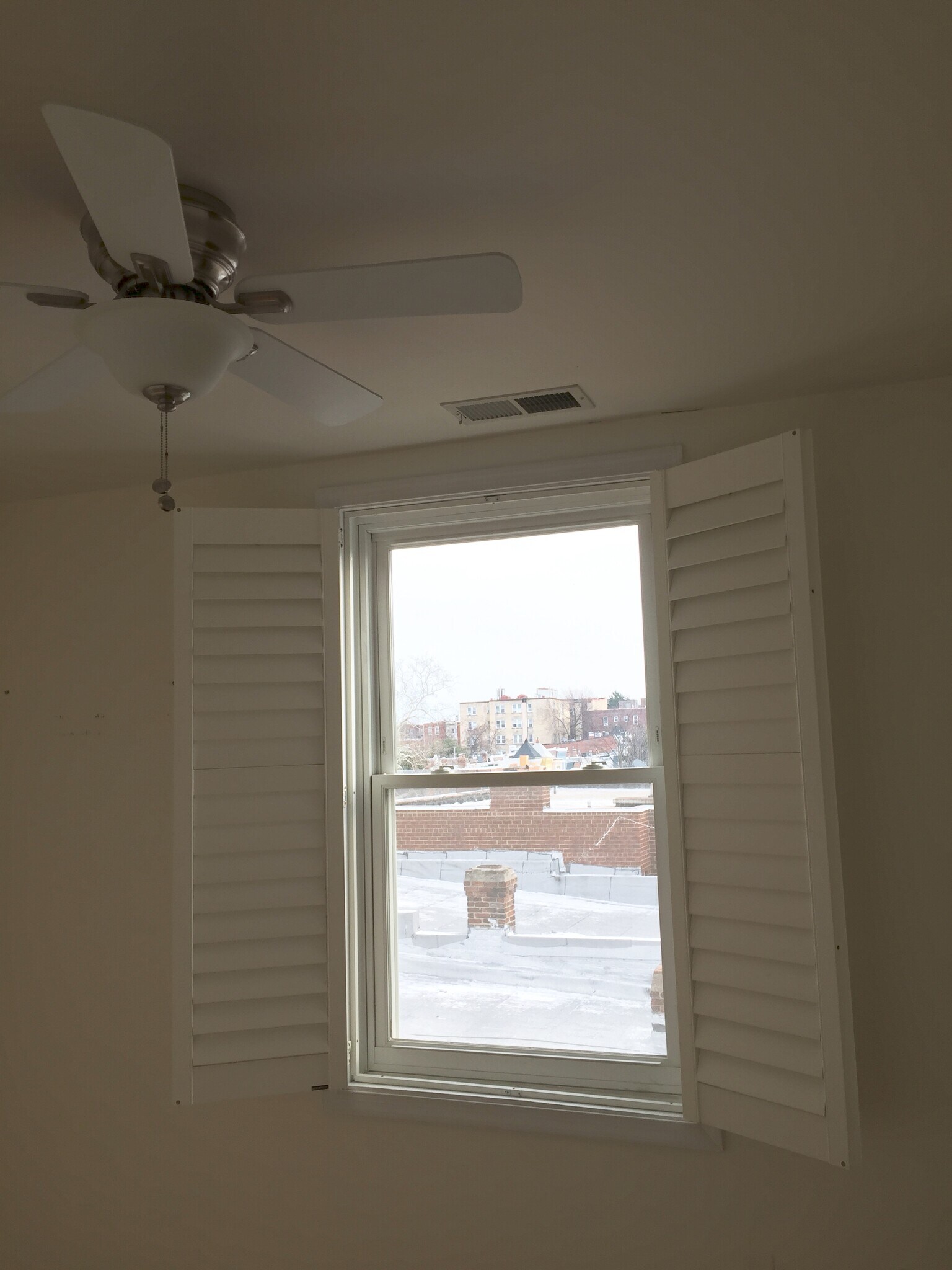 Building Photo - 730 11th St NE