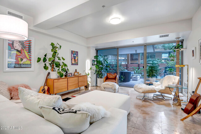 Building Photo - 7131 E Rancho Vista Dr