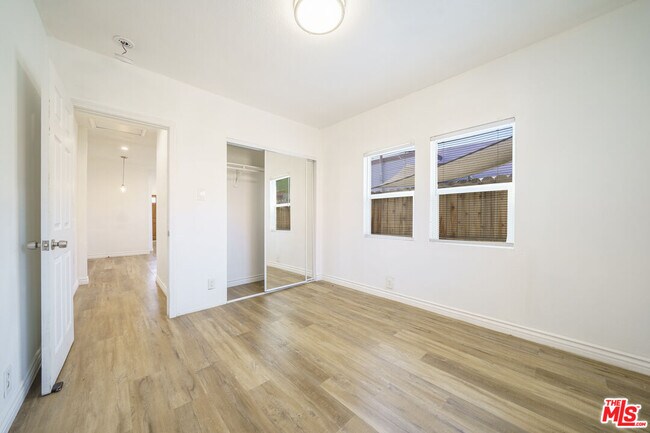 Building Photo - 5347 Fountain Ave