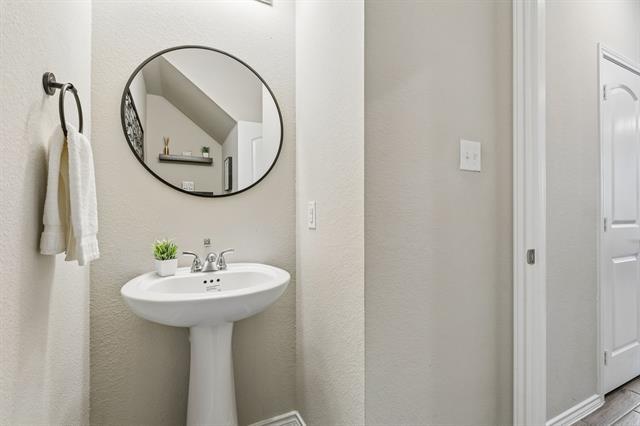 Building Photo - 3120 Providence Pl