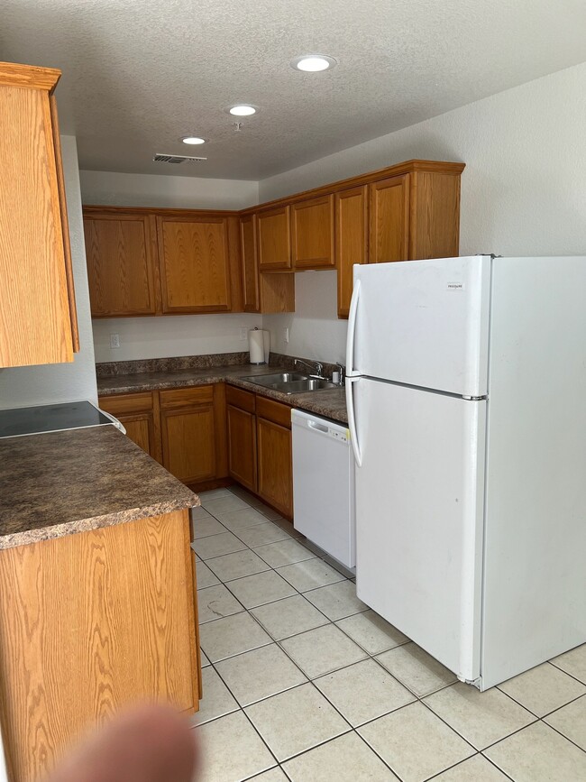 Building Photo - 3417 Oro Grande Blvd