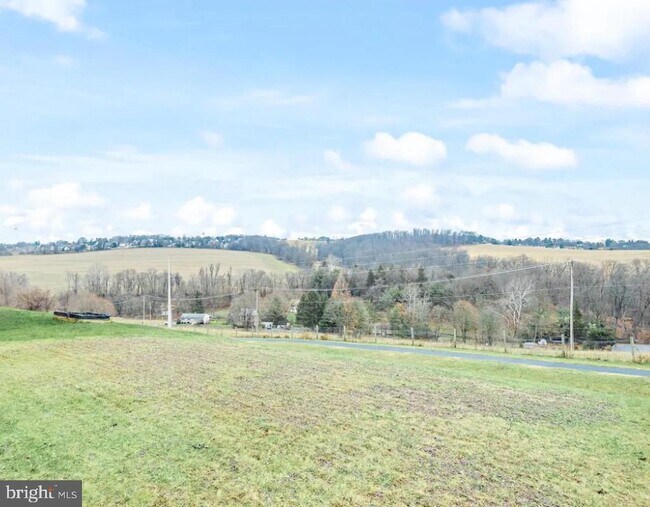 Building Photo - 585 Thomas Armor Dr