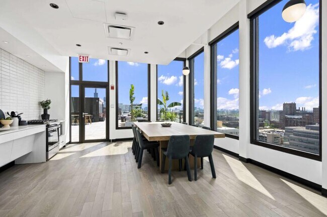 Building Photo - 0 bedroom in Chicago IL 60612