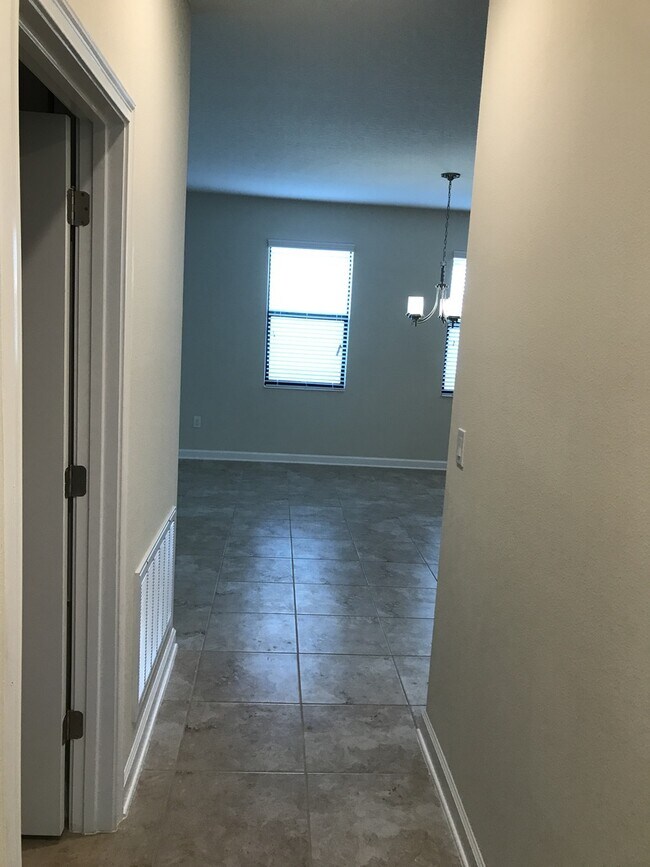 Building Photo - 3/2 Plus Den Located in Summerlake $2895