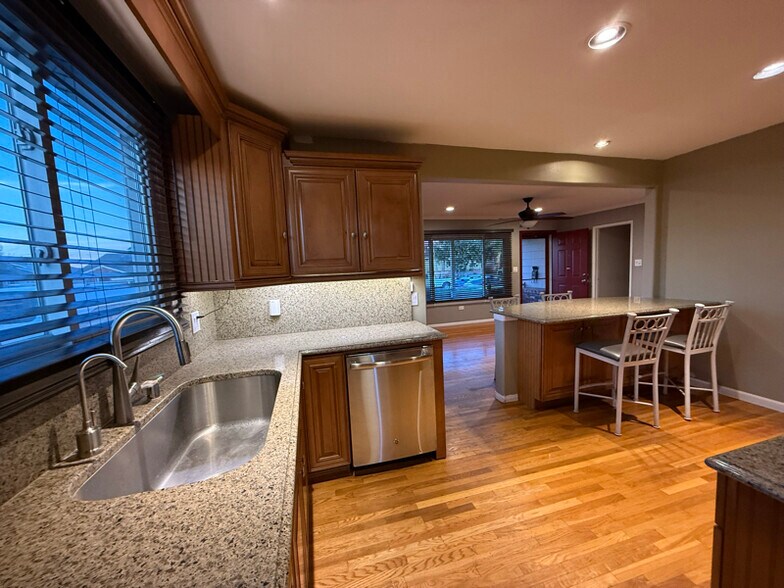 Building Photo - 5535 Forbes Ave