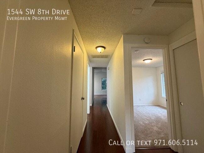 Building Photo - 1544 SW 8th Dr