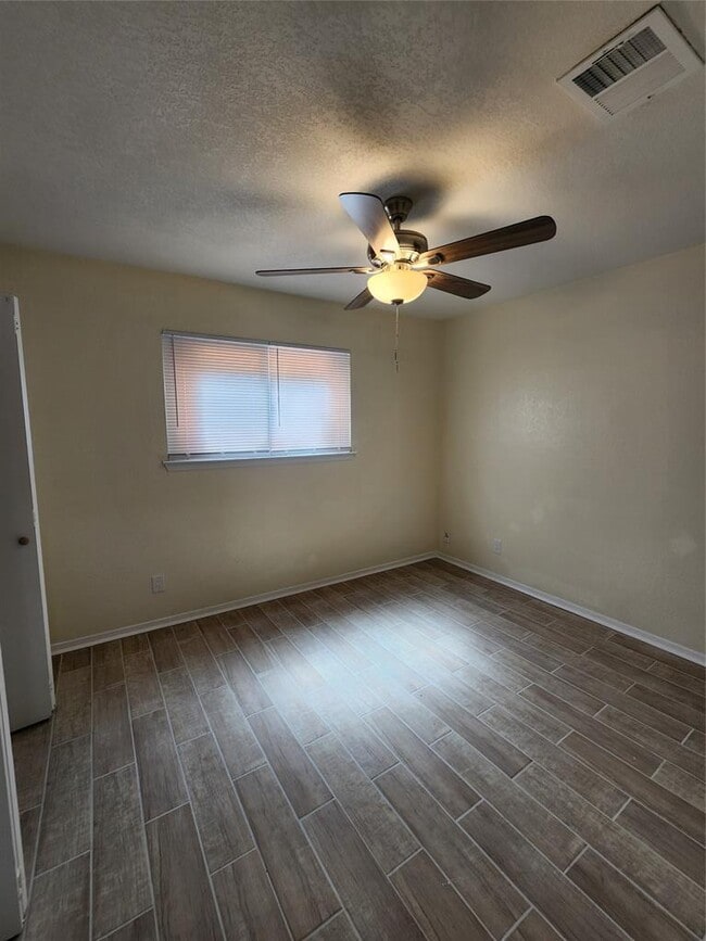 Building Photo - 2107 Old W Pl