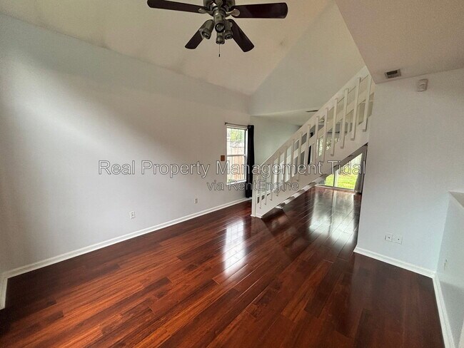 Building Photo - 461 Charter Oak Dr