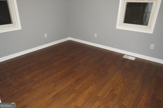 Building Photo - 1105 Hampton Rd