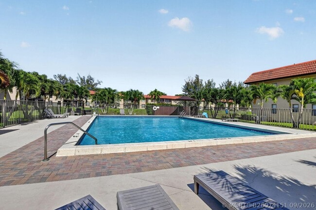 Building Photo - 21895 Lake Forest Cir
