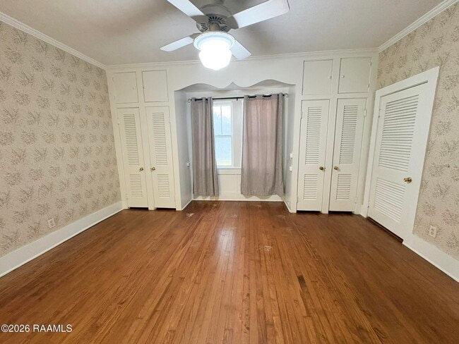 Building Photo - 208 St Anne St