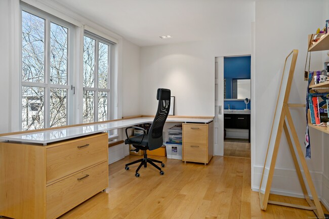 Building Photo - 2 Sachem Rd