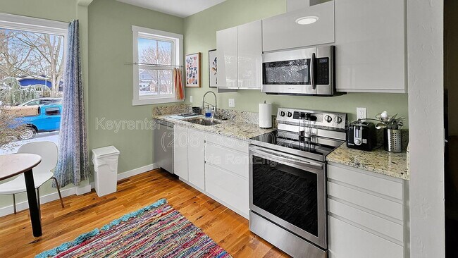 Building Photo - 1318 N 11th St