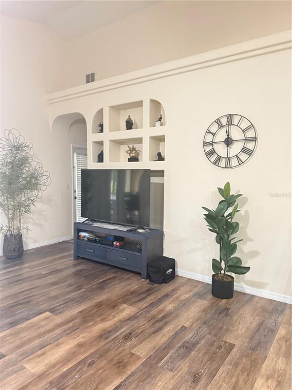 Building Photo - 348 Lake Davenport Cir