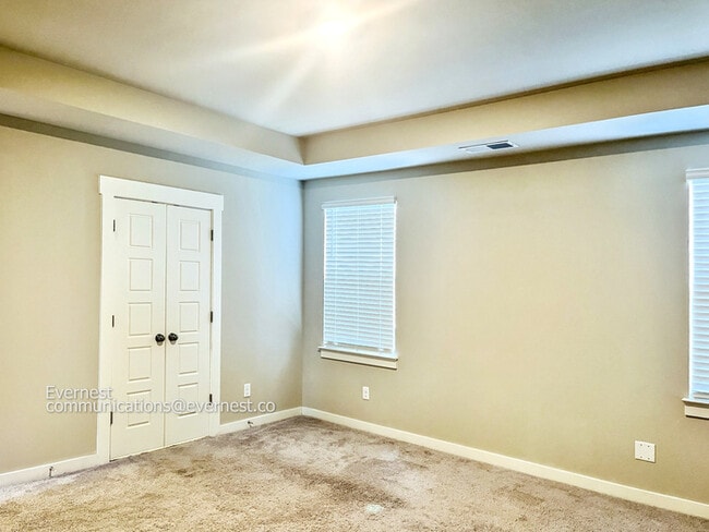 Building Photo - 806 Els Ct