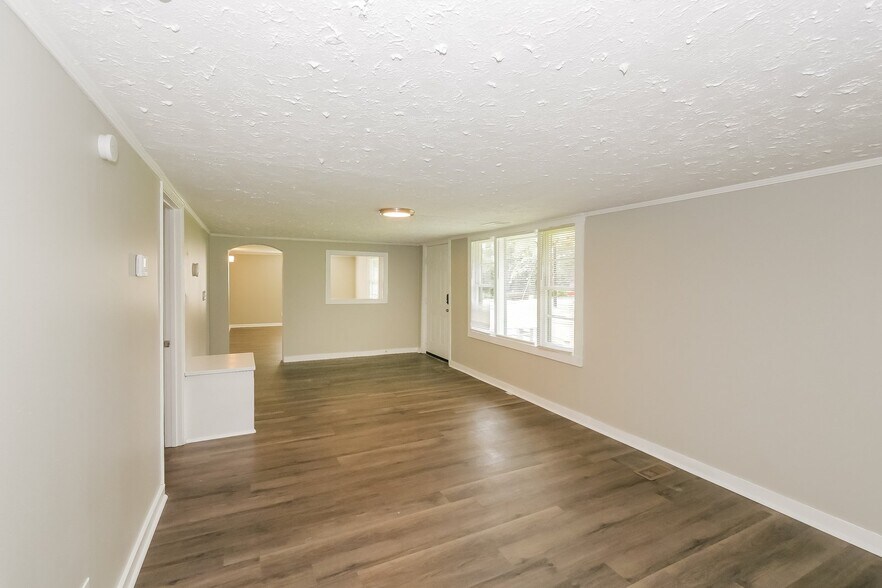 Building Photo - 1116 Lovely Ln