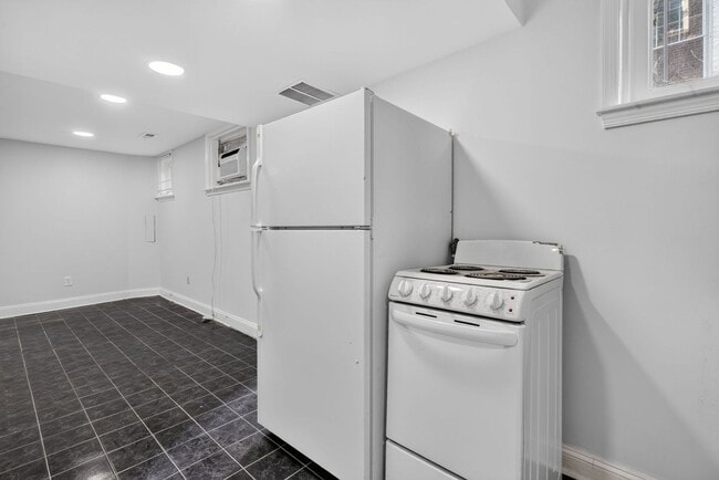 Building Photo - 4336 45th St NW