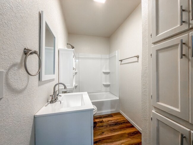 Building Photo - 1021 S 25th St