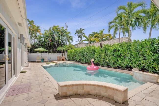 Building Photo - 3206 Robbins Rd