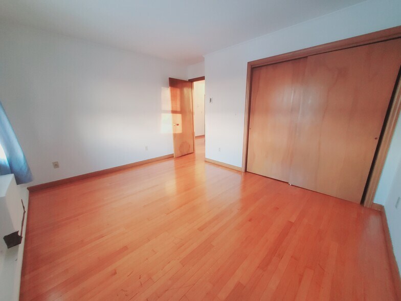 Building Photo - 16 Harold Ave