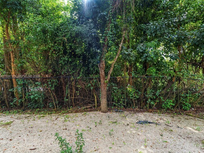 Building Photo - 1240 SE 31st Ct