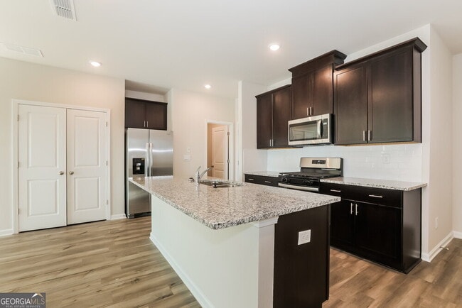 Building Photo - 1605 Villageside Ct