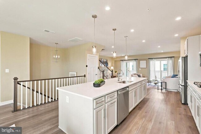 Building Photo - 24274 Thurso Sq