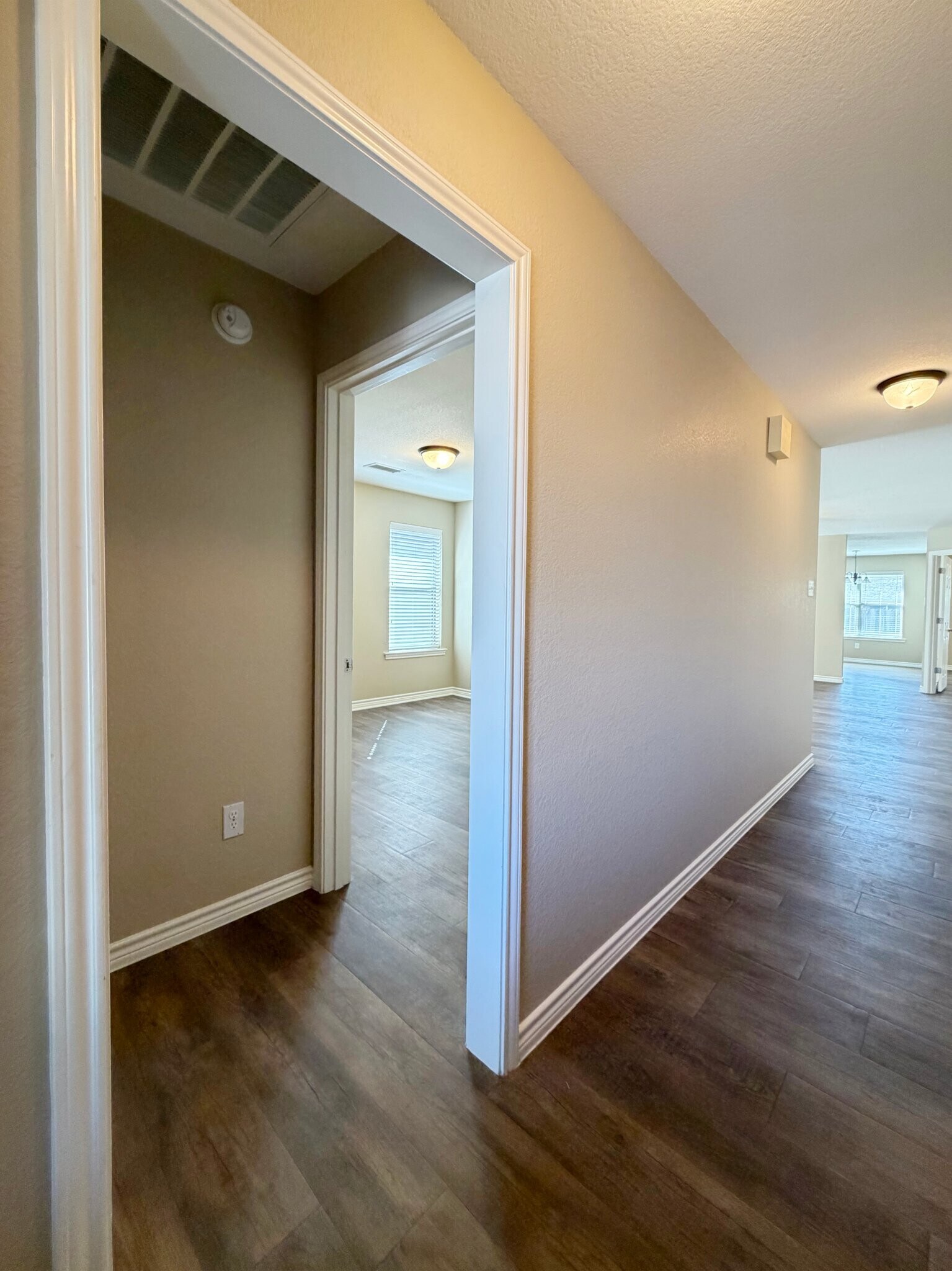 Building Photo - 5109 Graceland Dr