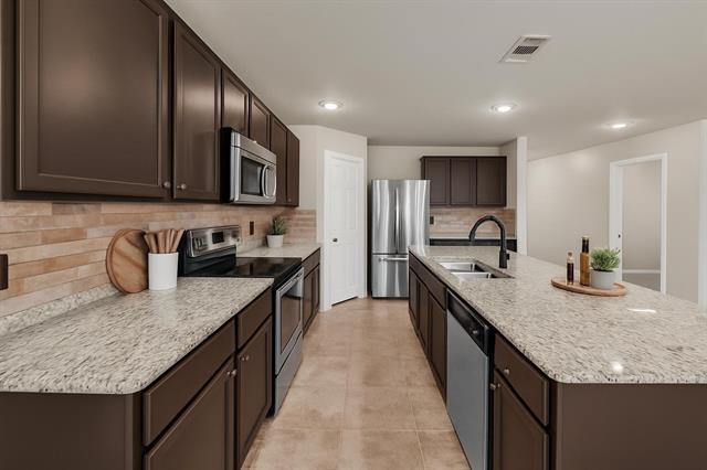 Building Photo - 6028 Fantail Dr