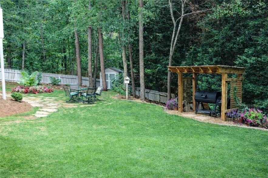 Building Photo - 3310 Southshore Ln