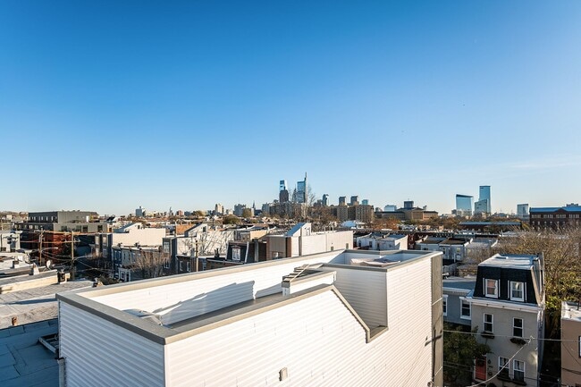 Building Photo - Fairmount/Brewery town gorgeous luxury apartment home, oversized rooms