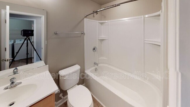 Building Photo - 433 Woodbark Ct