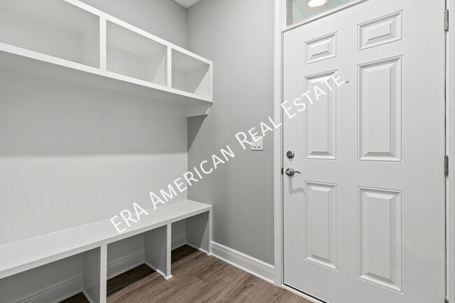 Building Photo - 400 Walters Cir