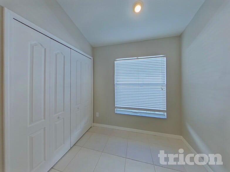 Building Photo - 31153 Whinsenton Dr