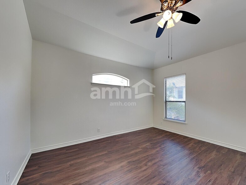 Building Photo - 1223 Cresswell Cove