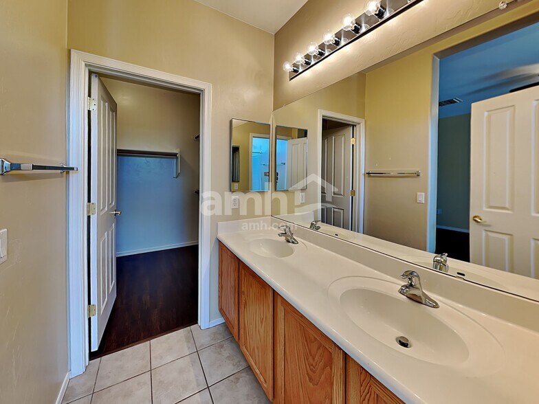 Building Photo - 11332 W Burning Sage St