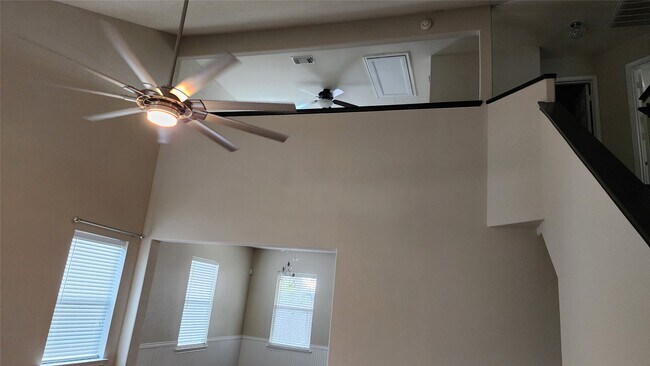 Building Photo - 3911 Falvel Cove Dr