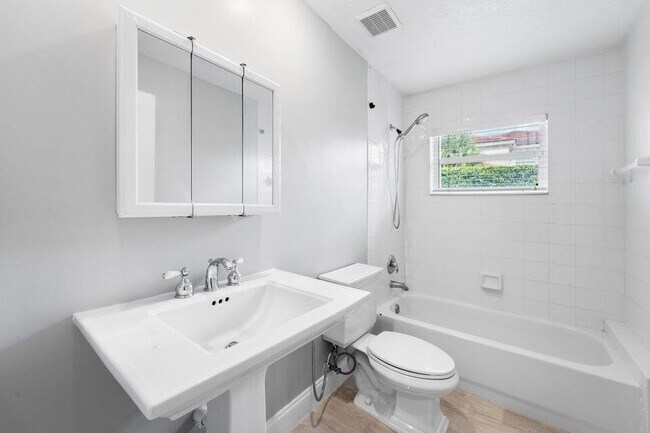 Building Photo - 15079 Corby Ct