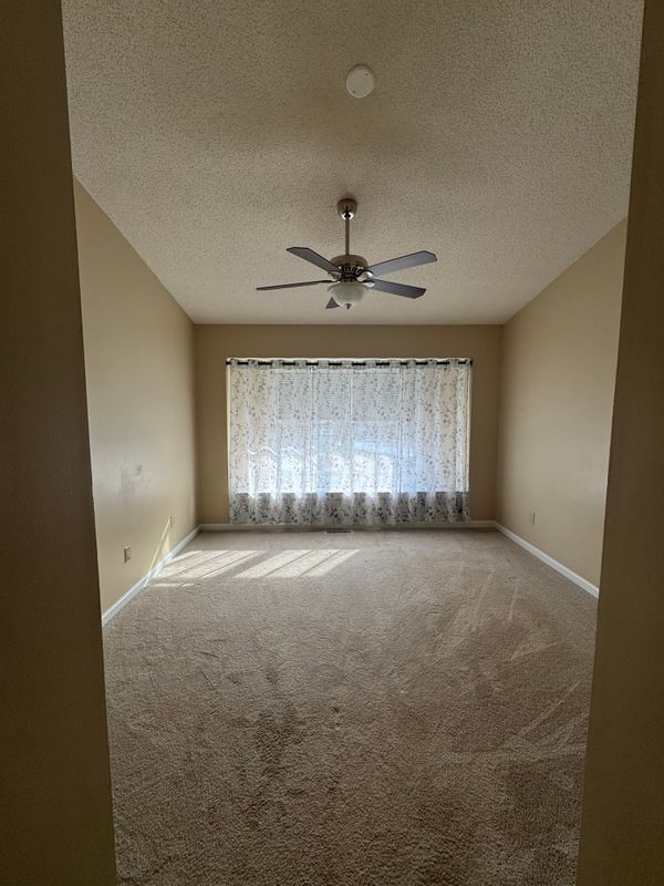 Building Photo - 4 Stonehouse Ct